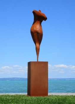 Lifesize nude Garden sculpture Aphrodite rusty iron